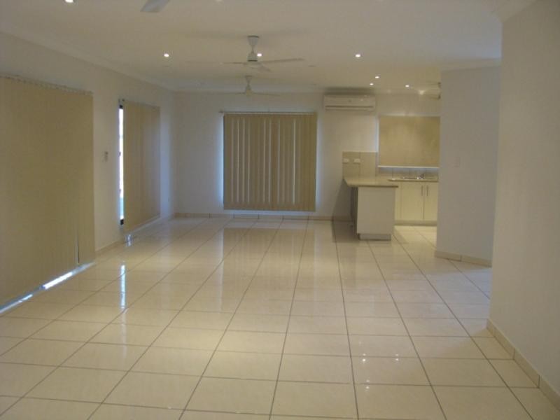 18 Wood Crescent ‘NEW LISTING’, Rosebery NT 0832