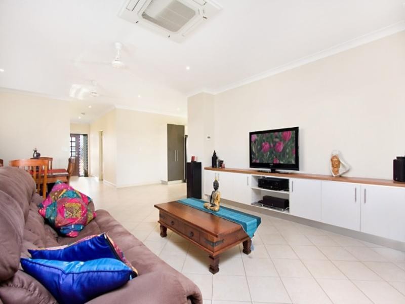 25 Wood Crescent, Rosebery NT 0832