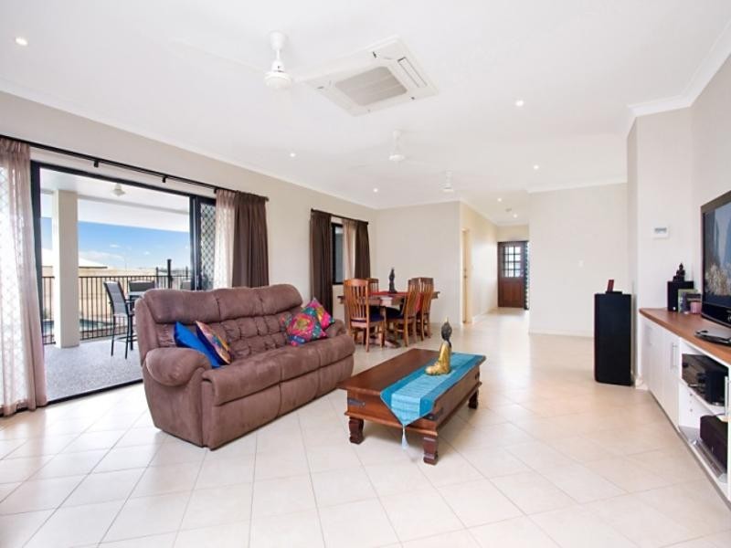 25 Wood Crescent, Rosebery NT 0832