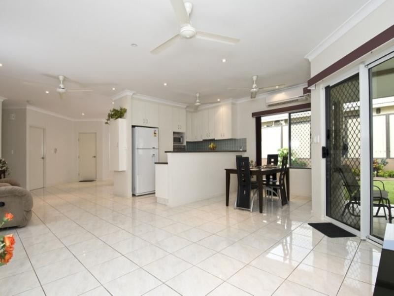 16 Bowrey Crescent, Farrar NT 0830