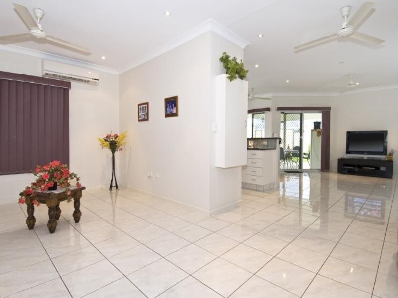 16 Bowrey Crescent, Farrar NT 0830