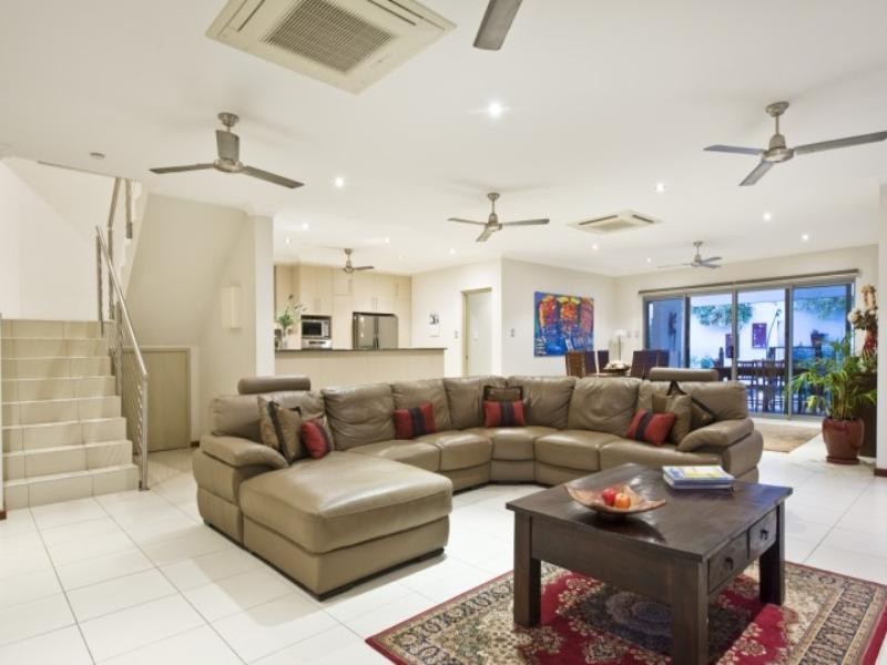 2/15 Villaflor Crescent, Woolner NT 0820