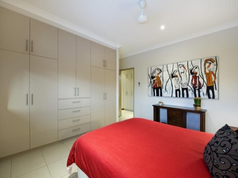 2/15 Villaflor Crescent, Woolner NT 0820