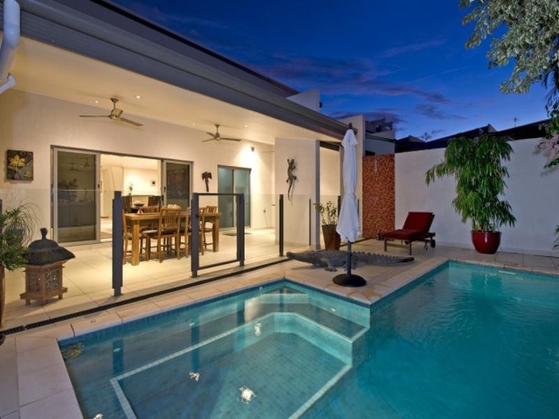 2/15 Villaflour Crescent, Woolner NT 0820