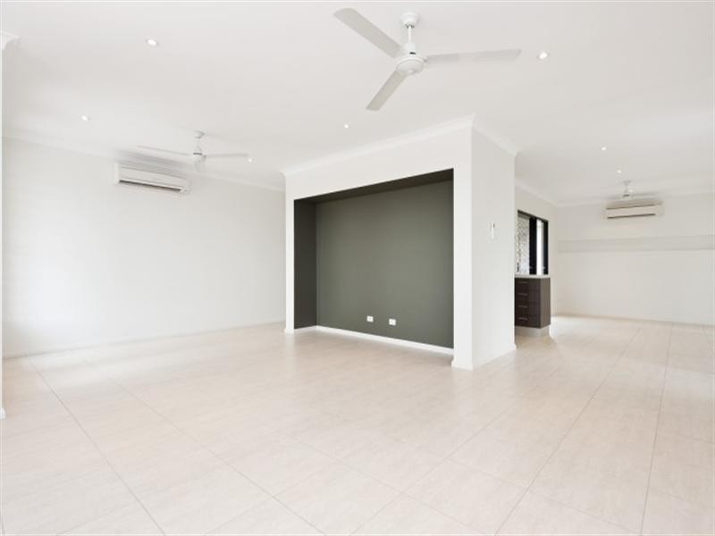 27 Deane Crescent, Rosebery NT 0832