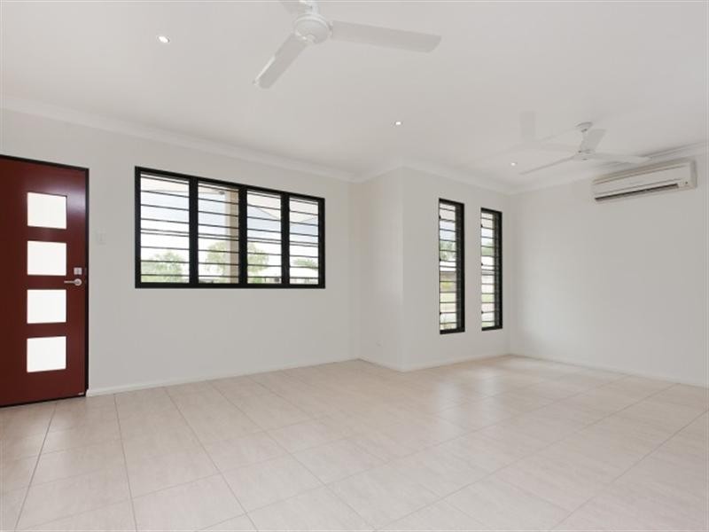 27 Deane Crescent, Rosebery NT 0832