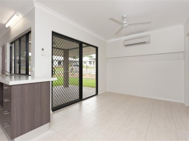 27 Deane Crescent, Rosebery NT 0832