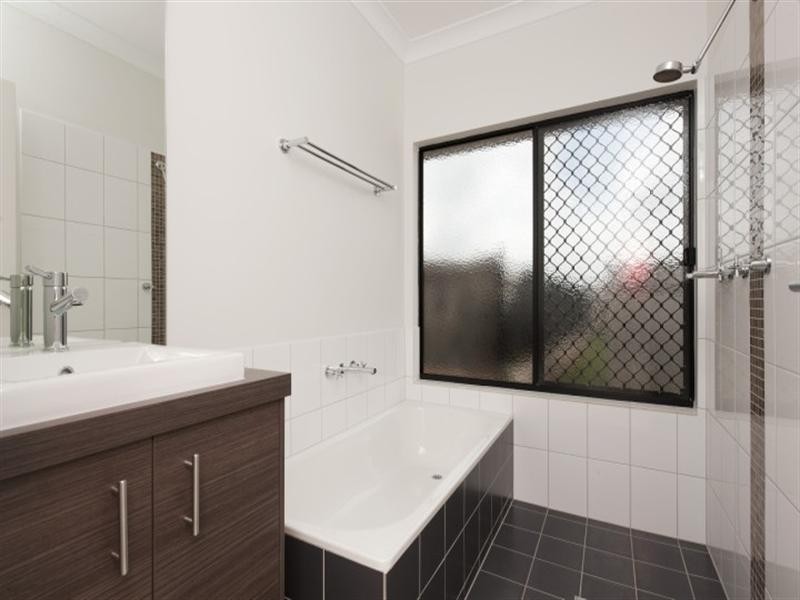 27 Deane Crescent, Rosebery NT 0832
