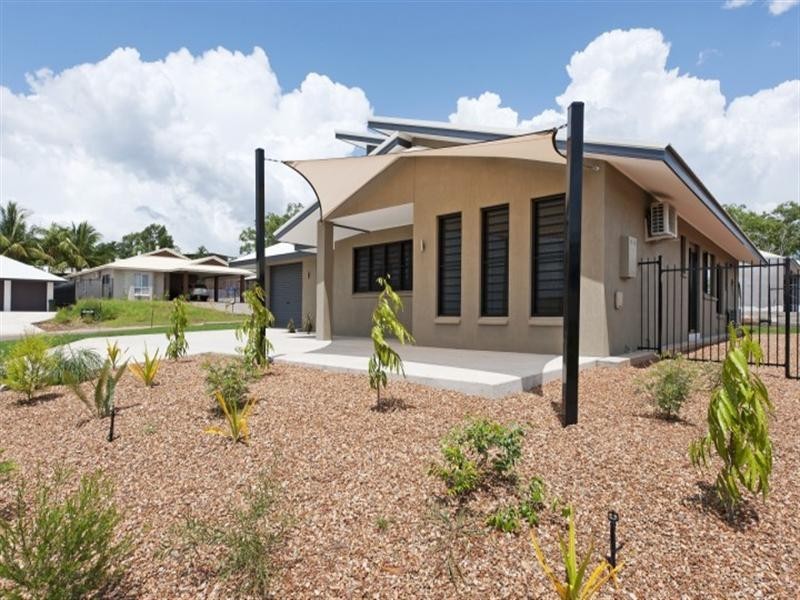 27 Deane Crescent, Rosebery NT 0832