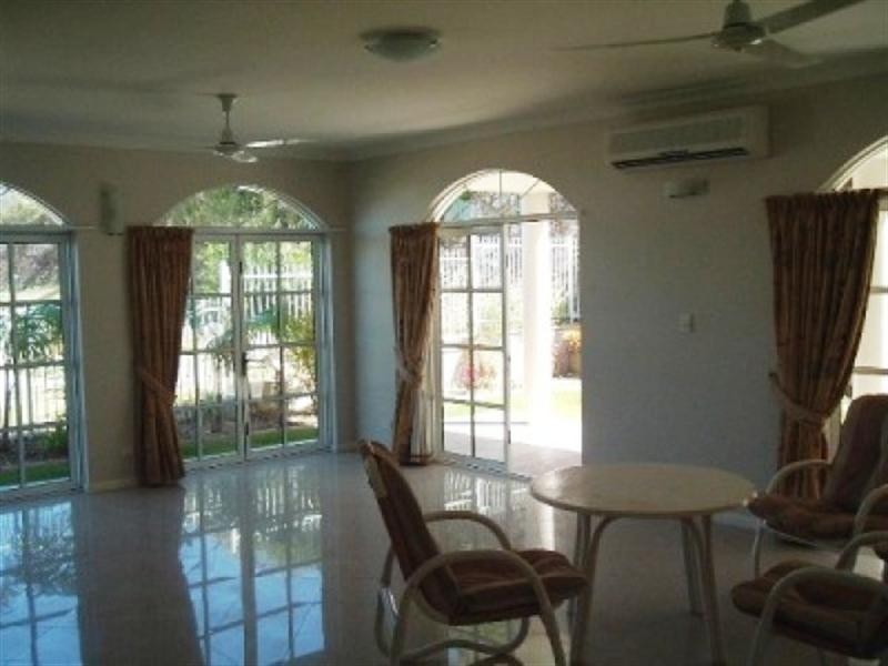 2/25 Villaflor Crescent, Woolner NT 0820