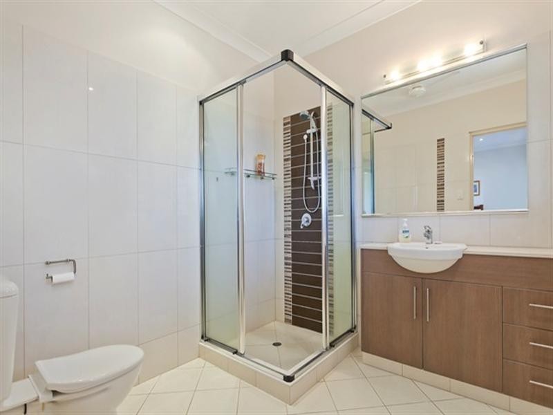 2/11 Villaflor Crescent, Woolner NT 0820