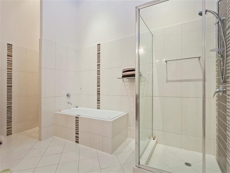 2/11 Villaflor Crescent, Woolner NT 0820