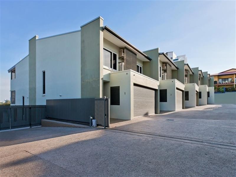 2/11 Villaflor Crescent, Woolner NT 0820