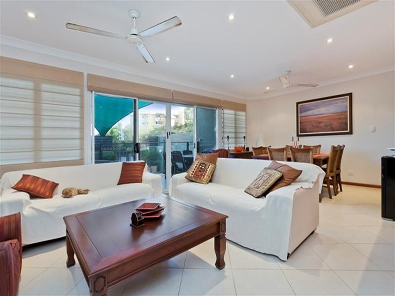 2/11 Villaflor Crescent, Woolner NT 0820