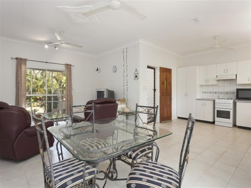 2/138 Dick Ward Drive, Coconut Grove NT 0810