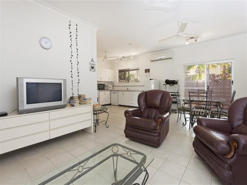 2/138 Dick Ward Drive, Coconut Grove NT 0810