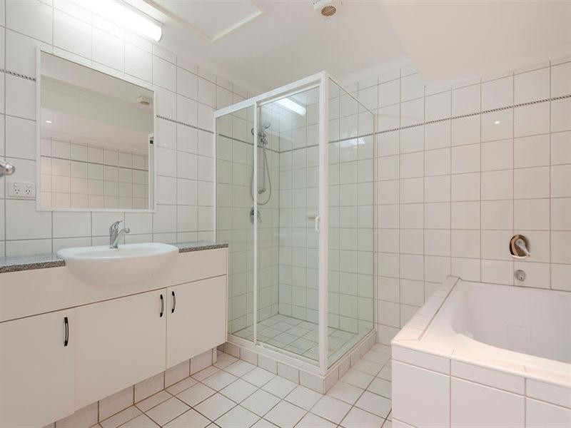 29/24 Harry Chan Avenue, Darwin NT 0800
