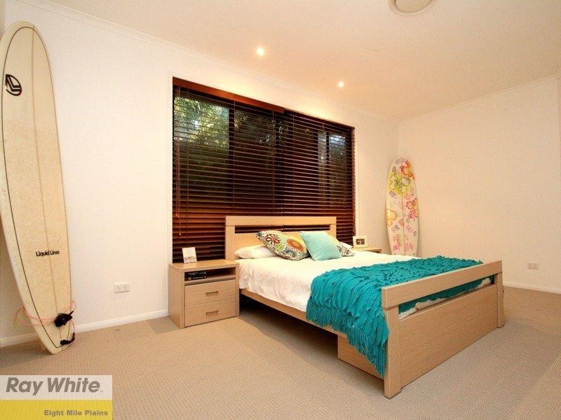 16 Ngairi Close, Eight Mile Plains QLD 4113