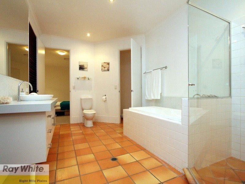 16 Ngairi Close, Eight Mile Plains QLD 4113