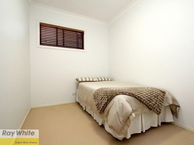 16 Ngairi Close, Eight Mile Plains QLD 4113