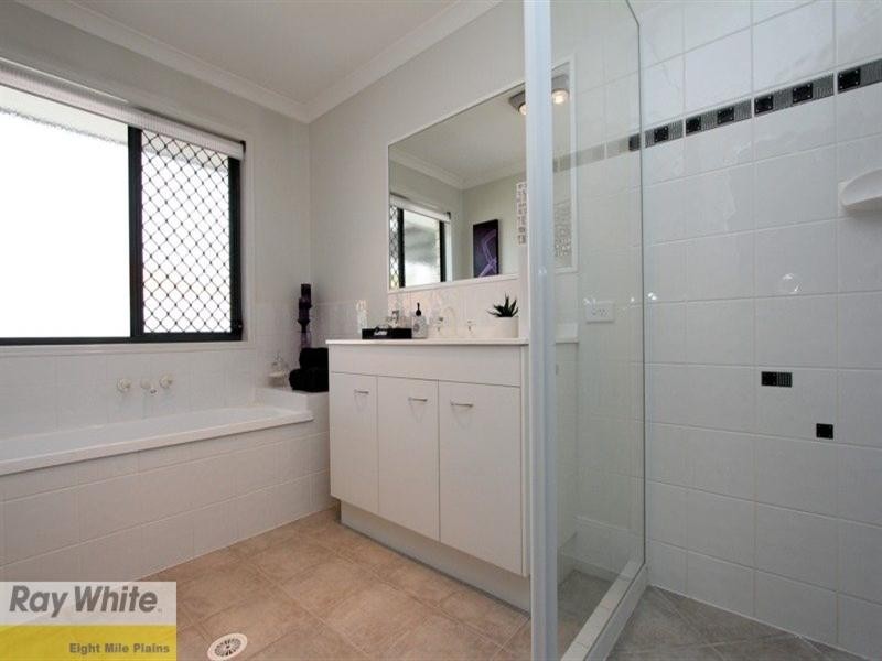 10 Wavecrest Place, Calamvale QLD 4116