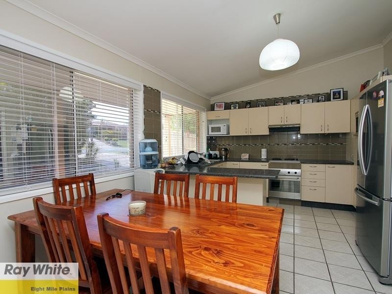 11 Nardie Street, Eight Mile Plains QLD 4113