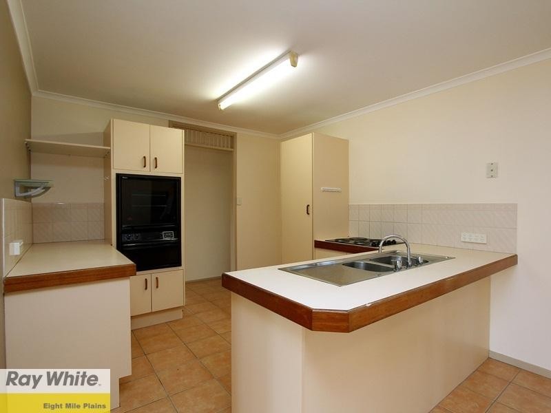 8 Kingfisher Close, Runcorn QLD 4113