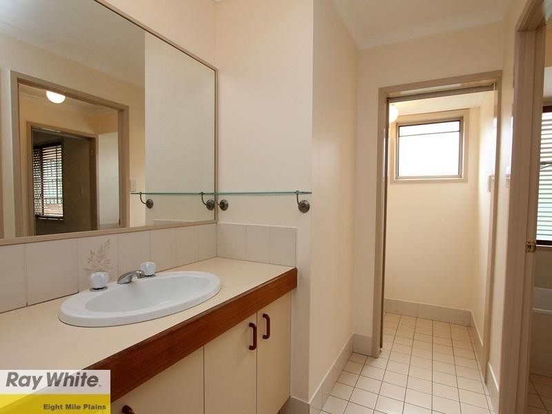 8 Kingfisher Close, Runcorn QLD 4113