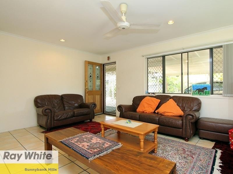 8 Headland Street, Sunnybank QLD 4109