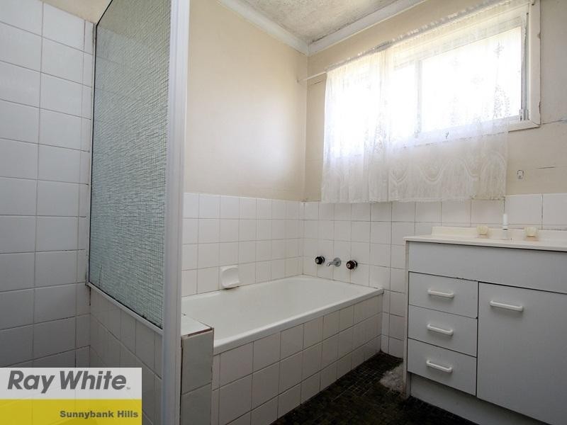 21 Lyngrove Street, Kingston QLD 4114