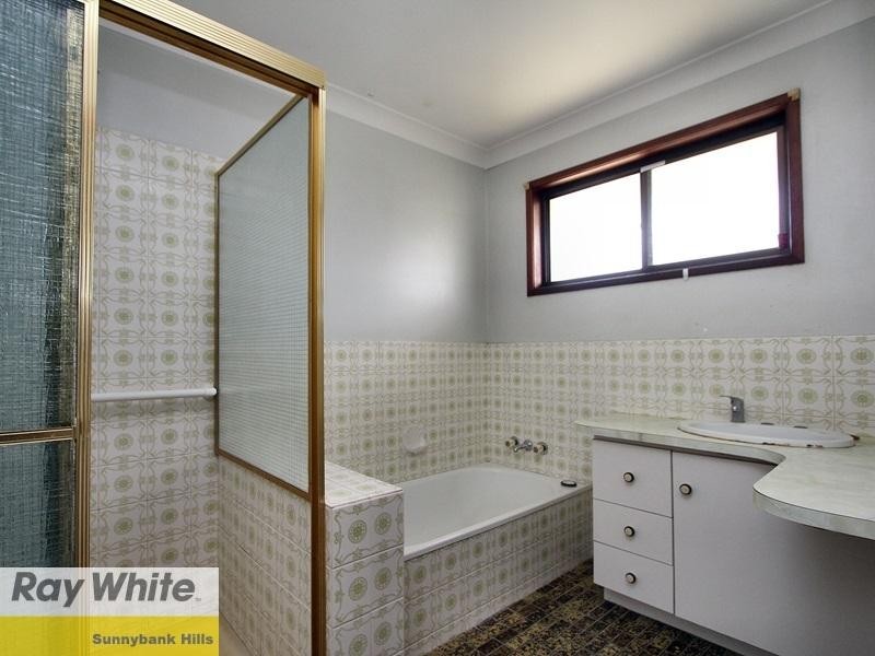 20 Kidd Street, Robertson QLD 4109