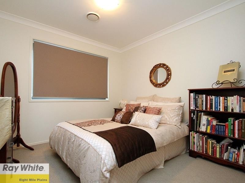 24 Coneybeer Street, Eight Mile Plains QLD 4113