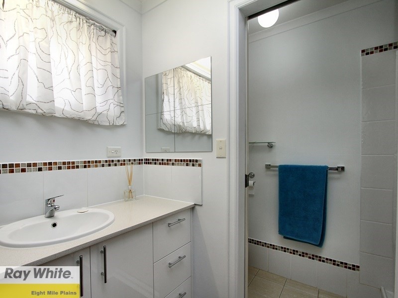 23 Oakleaf Street, Eight Mile Plains QLD 4113