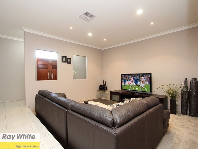 16 Collett Street, Eight Mile Plains QLD 4113