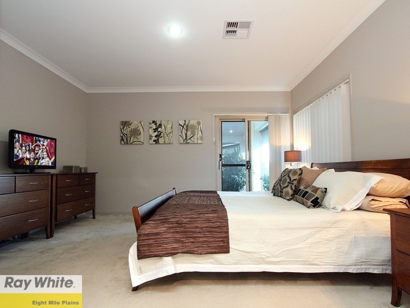 16 Collett Street, Eight Mile Plains QLD 4113