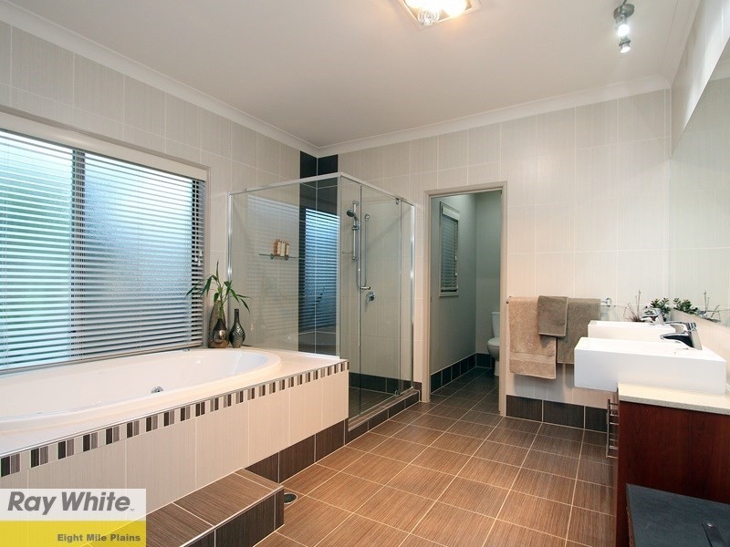 16 Collett Street, Eight Mile Plains QLD 4113