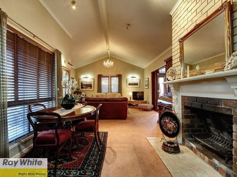 2 Hollyberry Street, Eight Mile Plains QLD 4113