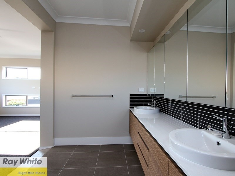 2 Hillcrest Street, Rochedale QLD 4123