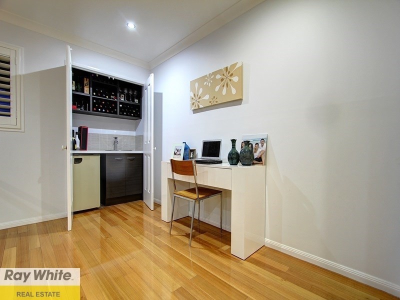 10 Forbes Place, Eight Mile Plains QLD 4113