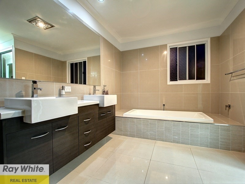 10 Forbes Place, Eight Mile Plains QLD 4113