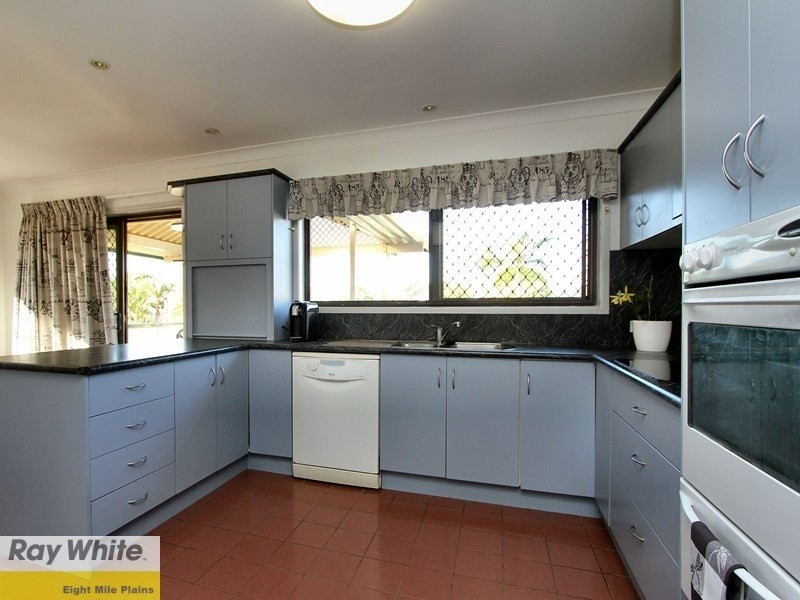 16 Heathfield Street, Eight Mile Plains QLD 4113