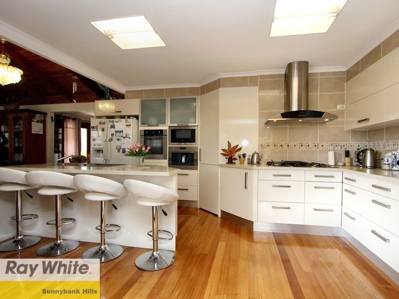 9 Warrington Street, Robertson QLD 4109