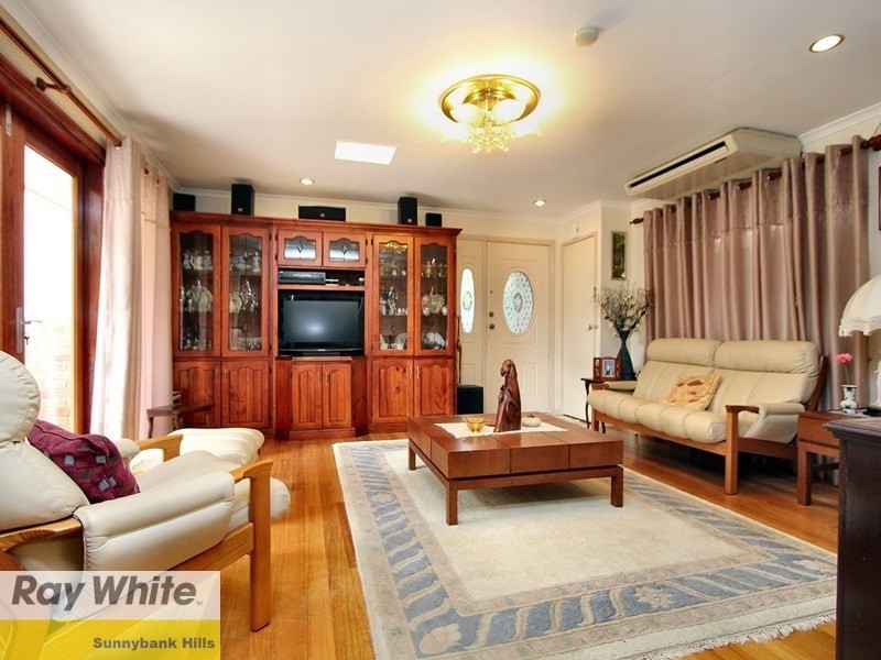 9 Warrington Street, Robertson QLD 4109