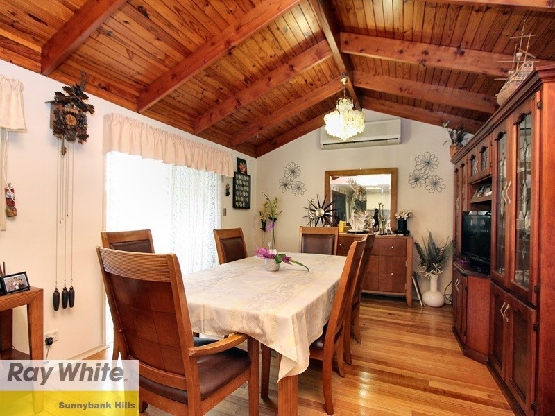 9 Warrington Street, Robertson QLD 4109