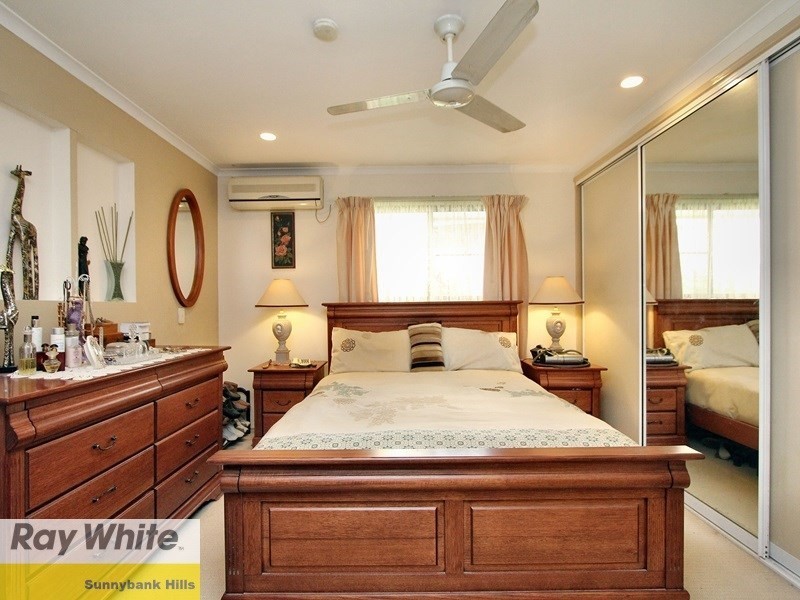 9 Warrington Street, Robertson QLD 4109