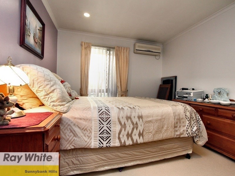 9 Warrington Street, Robertson QLD 4109