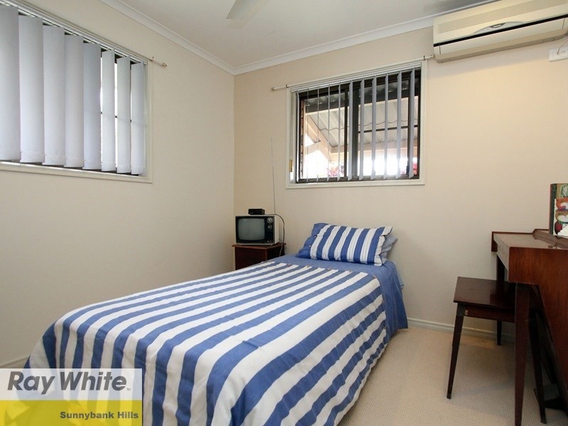 9 Warrington Street, Robertson QLD 4109