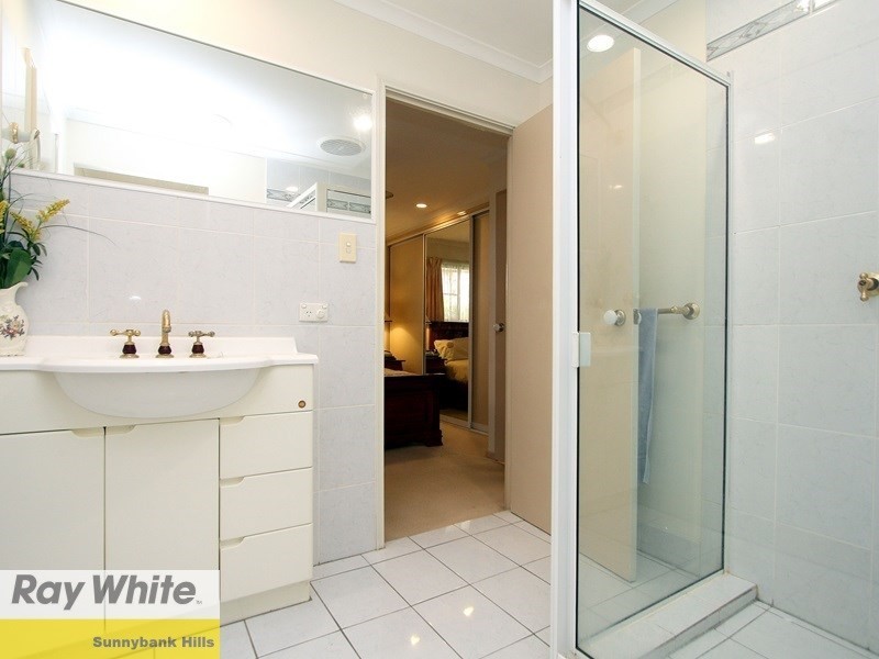 9 Warrington Street, Robertson QLD 4109