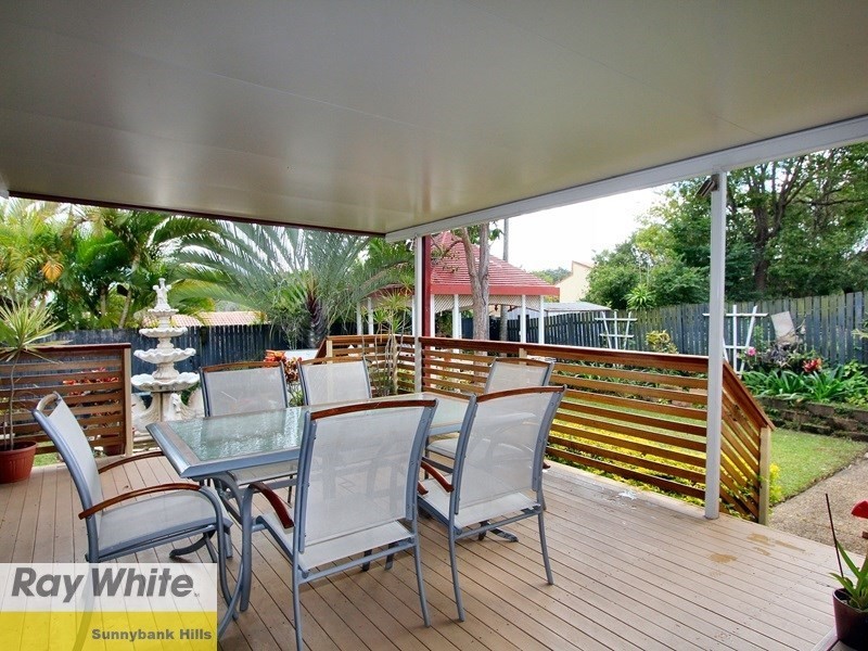 9 Warrington Street, Robertson QLD 4109