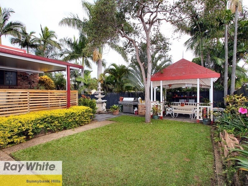 9 Warrington Street, Robertson QLD 4109